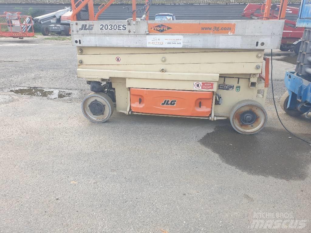 JLG 2030 ES Scissor Lifts
