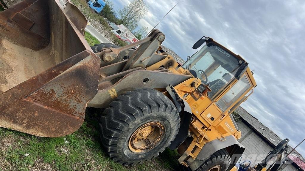 Volvo L 110 E Tracks, chains and undercarriage