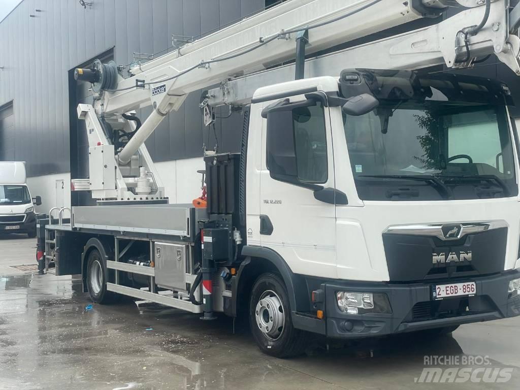 Böcker AK 36/4000 Mobile and all terrain cranes