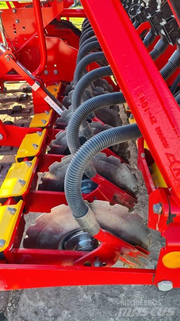 Väderstad Rapid 400C Farm Drills