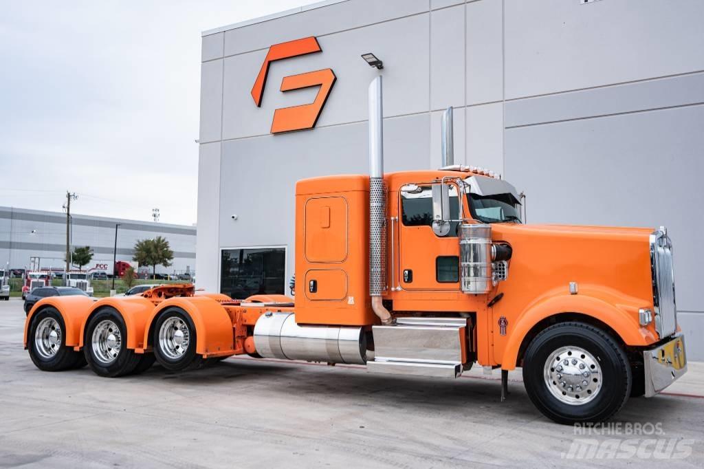 Kenworth W900 Conventional Trucks / Tractor Trucks