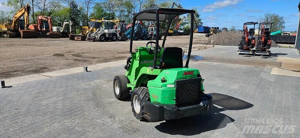 Avant M528 Mini Loader