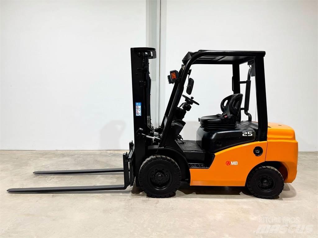  CPCD25T8 S4S Diesel Forklifts