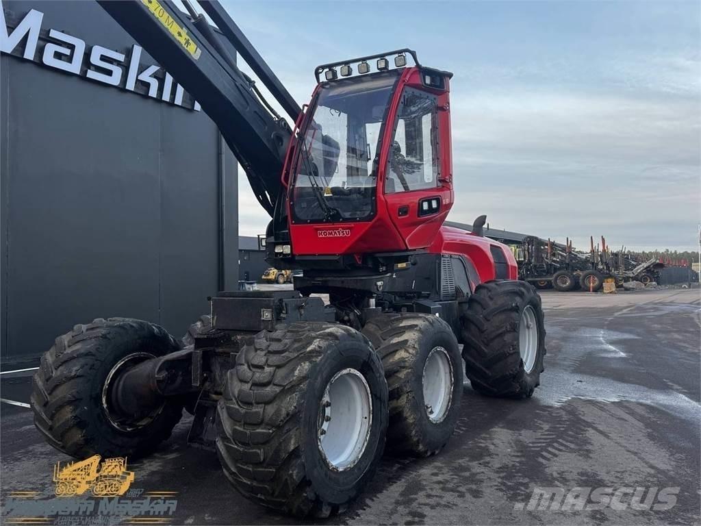 Komatsu 911 Harvesters