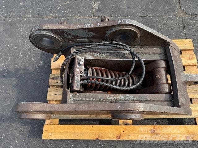 Liebherr R 906 LC Quick Connectors