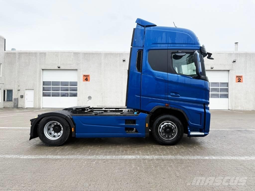 Ford F-Max Conventional Trucks / Tractor Trucks