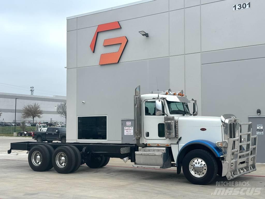 Peterbilt 389 Conventional Trucks / Tractor Trucks