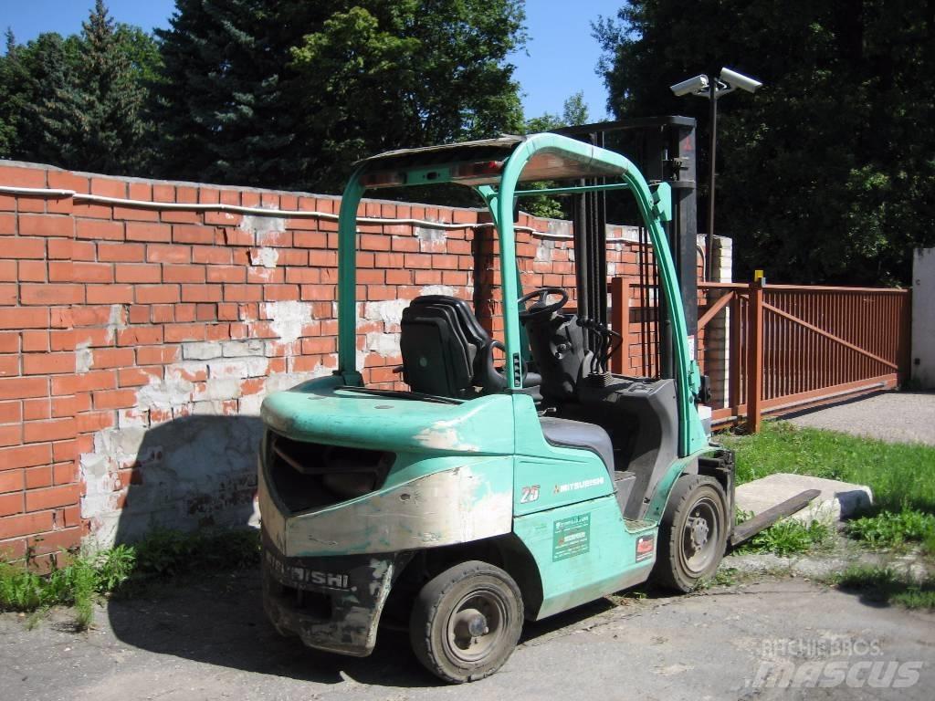 Mitsubishi FD25N Diesel Forklifts