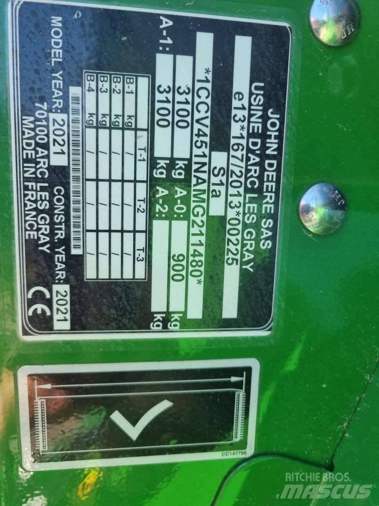 John Deere V451G Round Balers