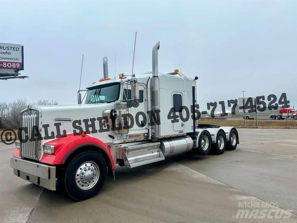 Kenworth W 900 Conventional Trucks / Tractor Trucks