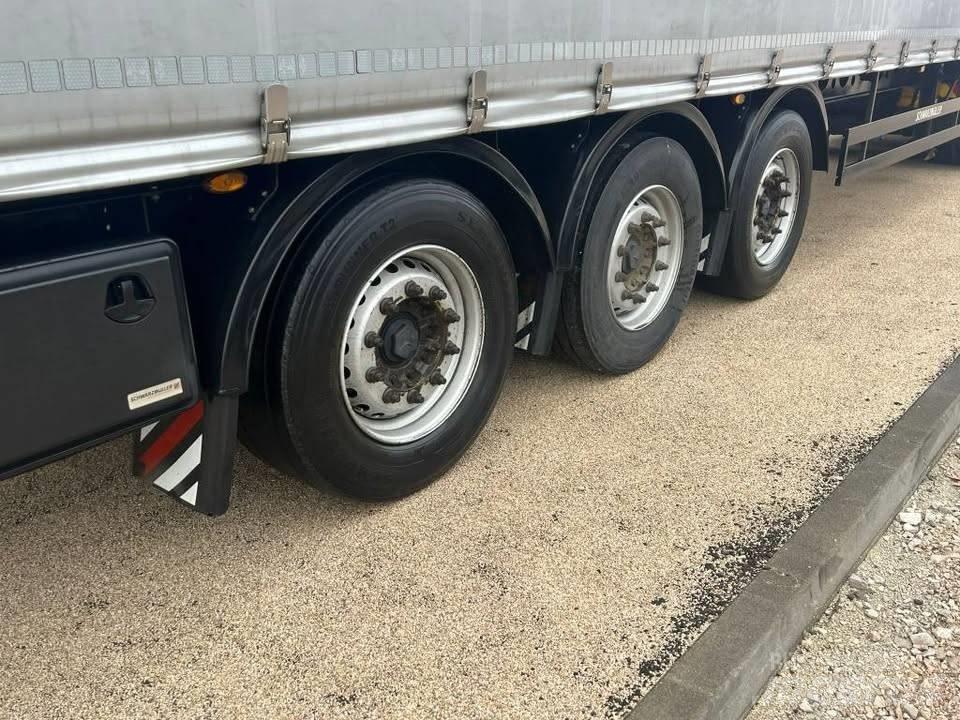 Schwarzmüller S1  J Curtain Side Trailers