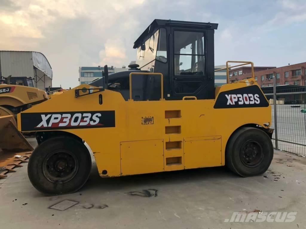 XCMG XP 303 Pneumatic tired rollers