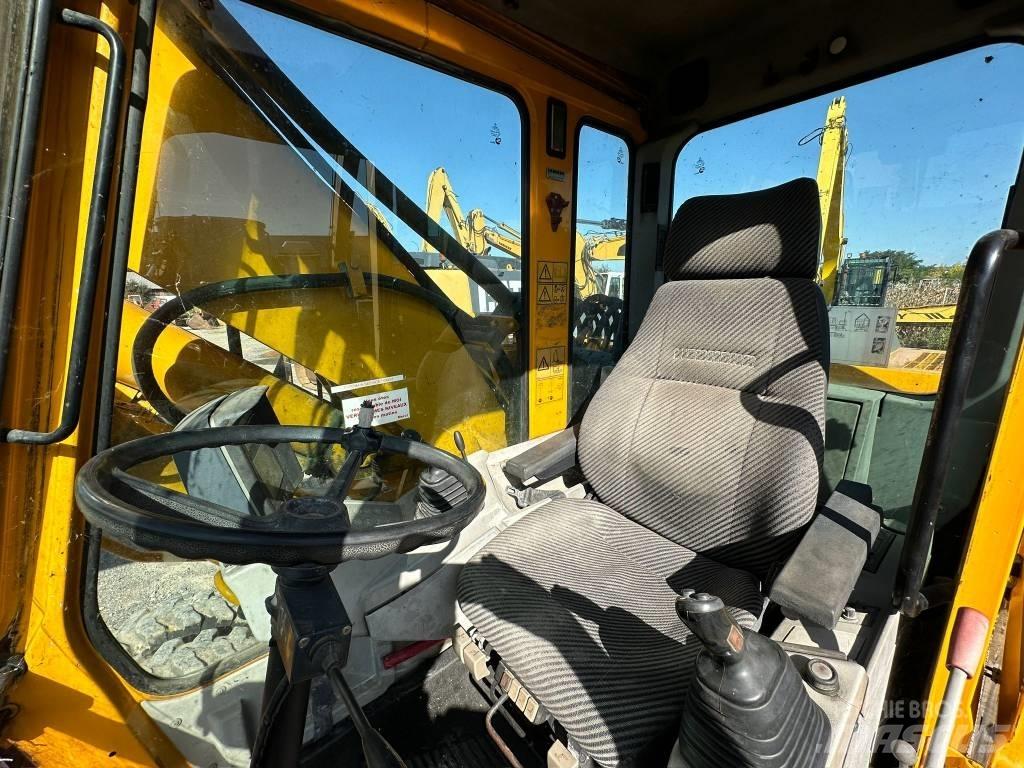 Liebherr A 900 B Wheeled Excavators