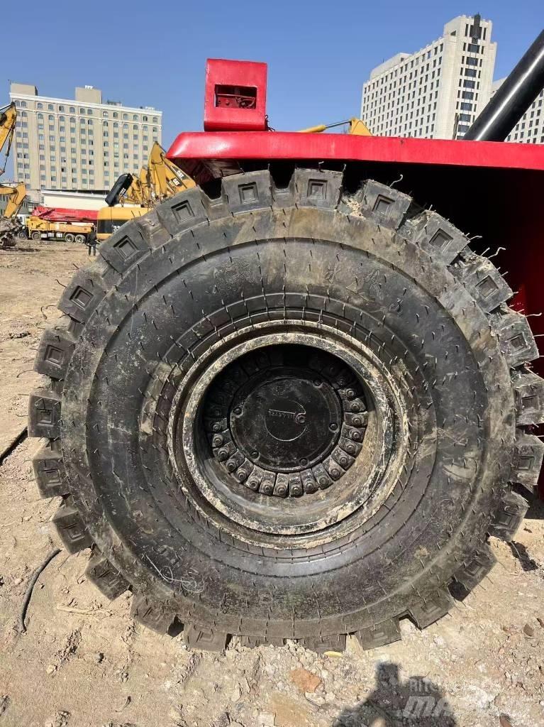 Kalmar DRT 450 Reach Stackers