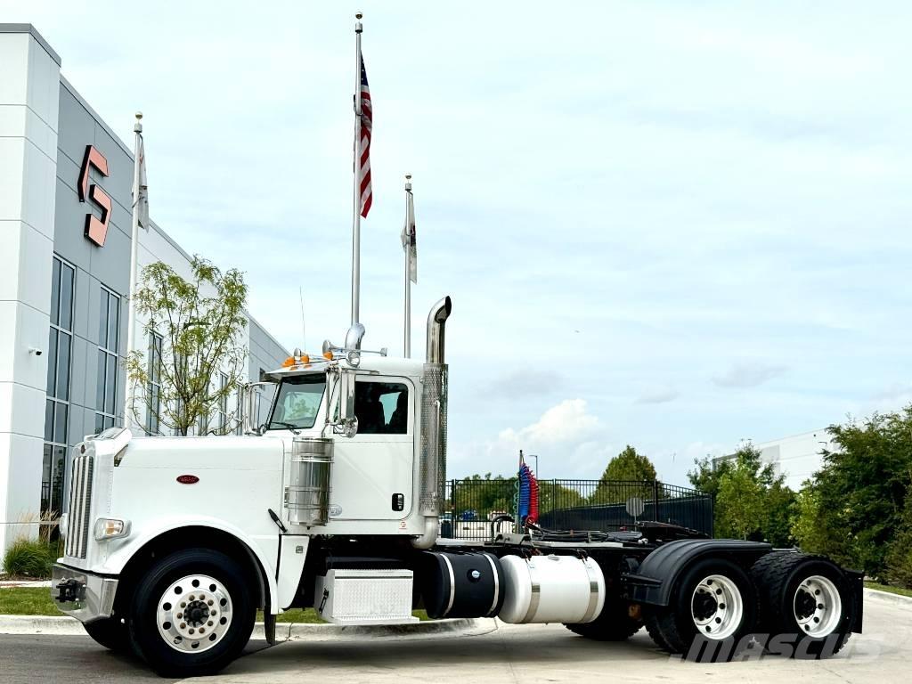 Peterbilt 388 Conventional Trucks / Tractor Trucks