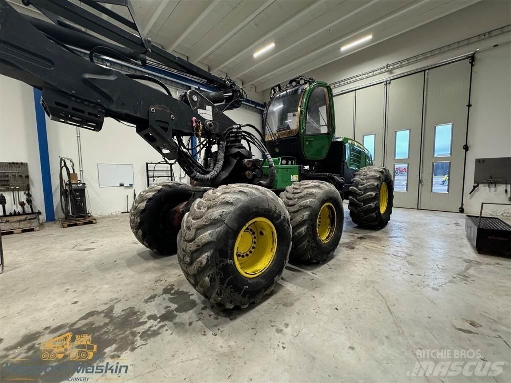John Deere 1470E Harvesters