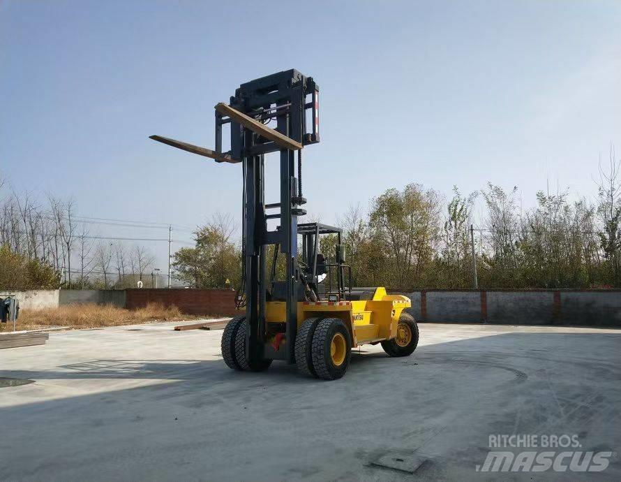 Komatsu FD 200 Diesel Forklifts