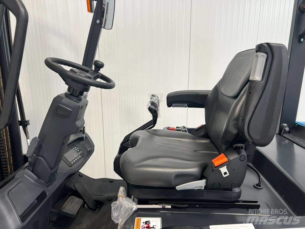 Bobcat B35NS Electric Forklifts