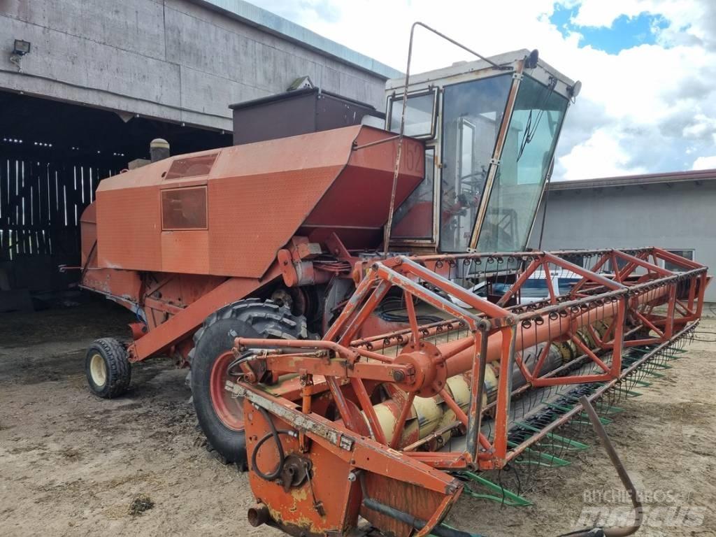 Laverda M152 Combine Harvesters