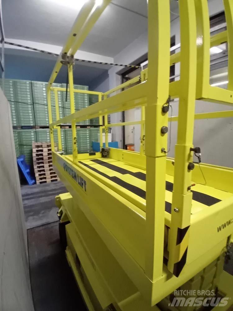 Holland Lift HL-9710 Scissor Lifts