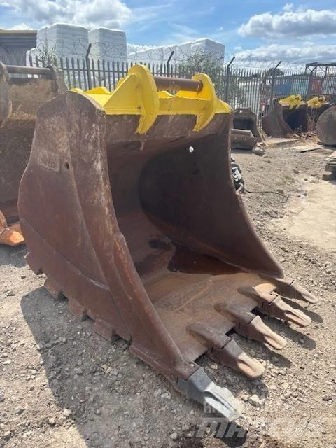 OilQuick OQ80 Buckets