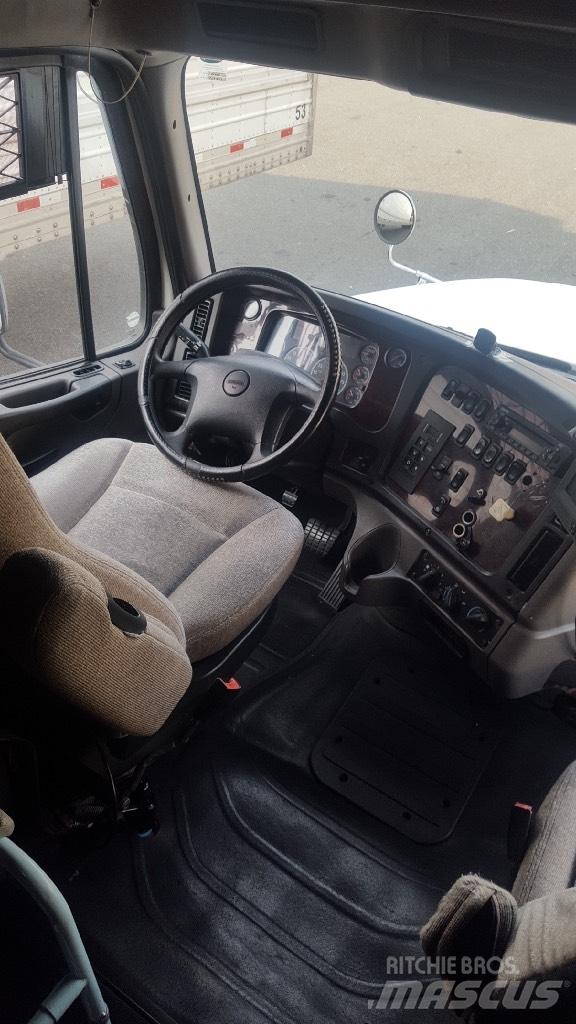 Freightliner M2 Conventional Trucks / Tractor Trucks
