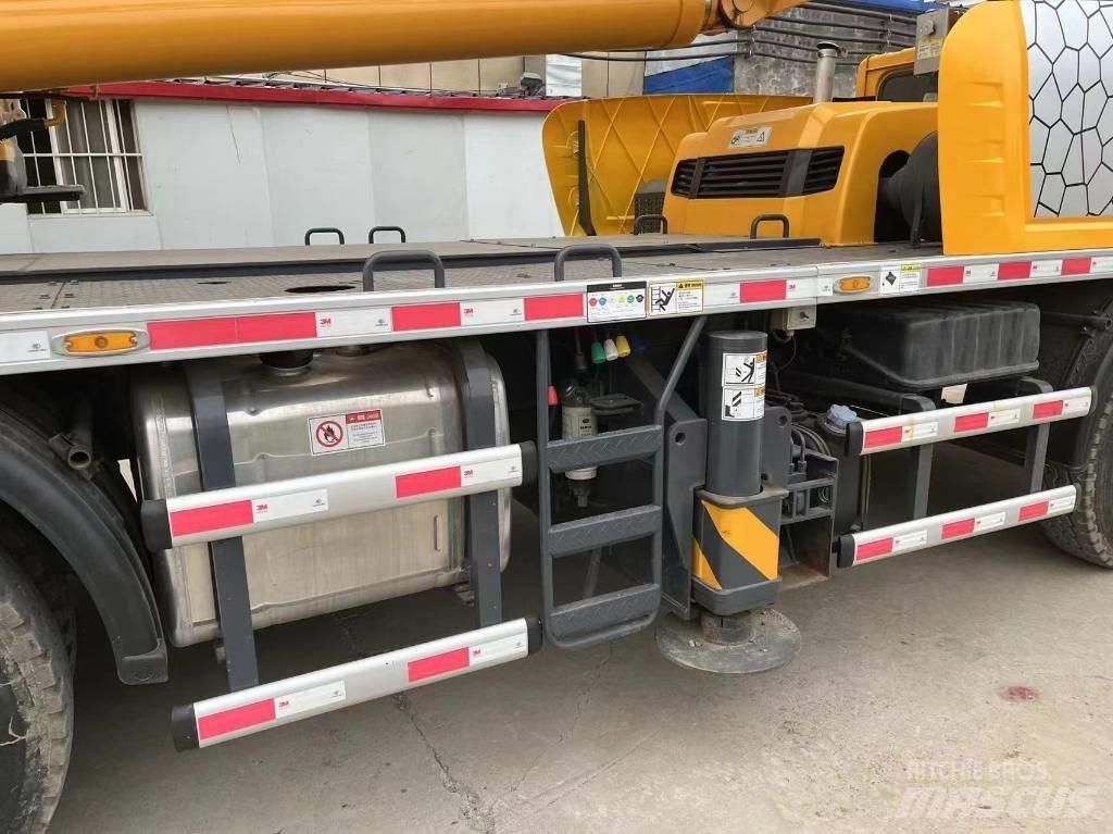 XCMG XCT 25 Mobile and all terrain cranes