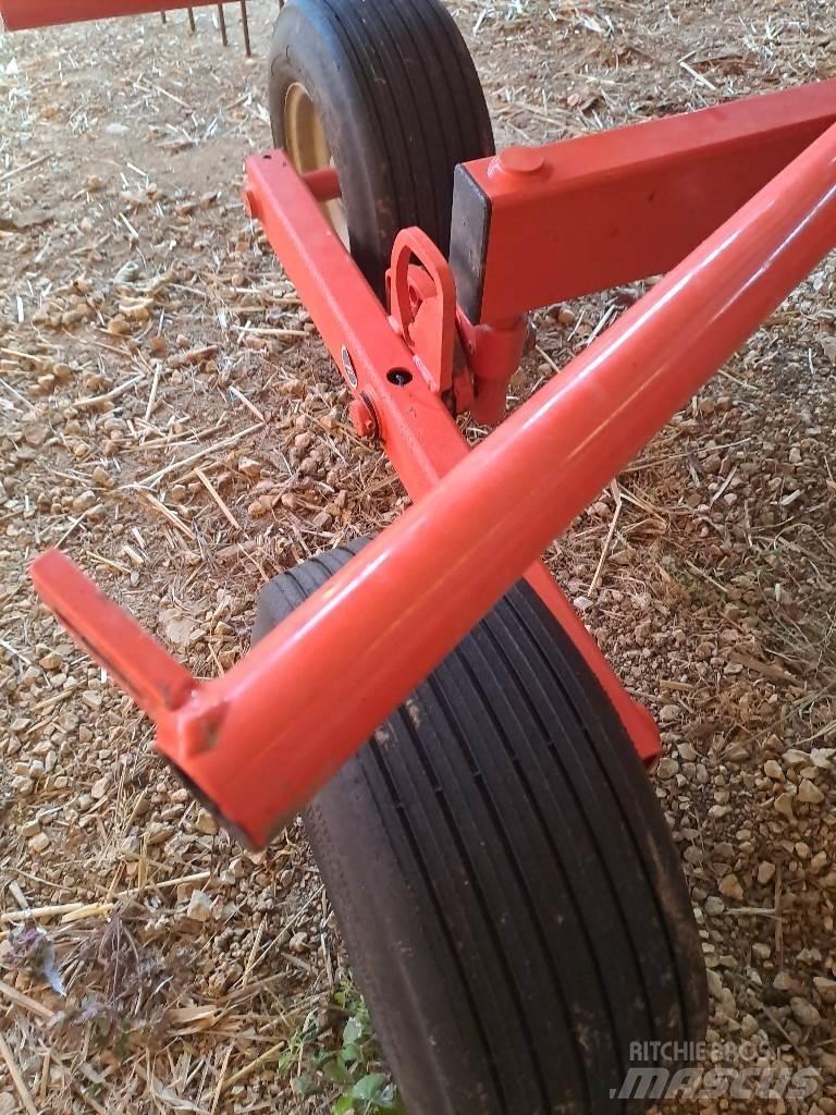 Kuhn GA4321 Swathers \ Windrowers