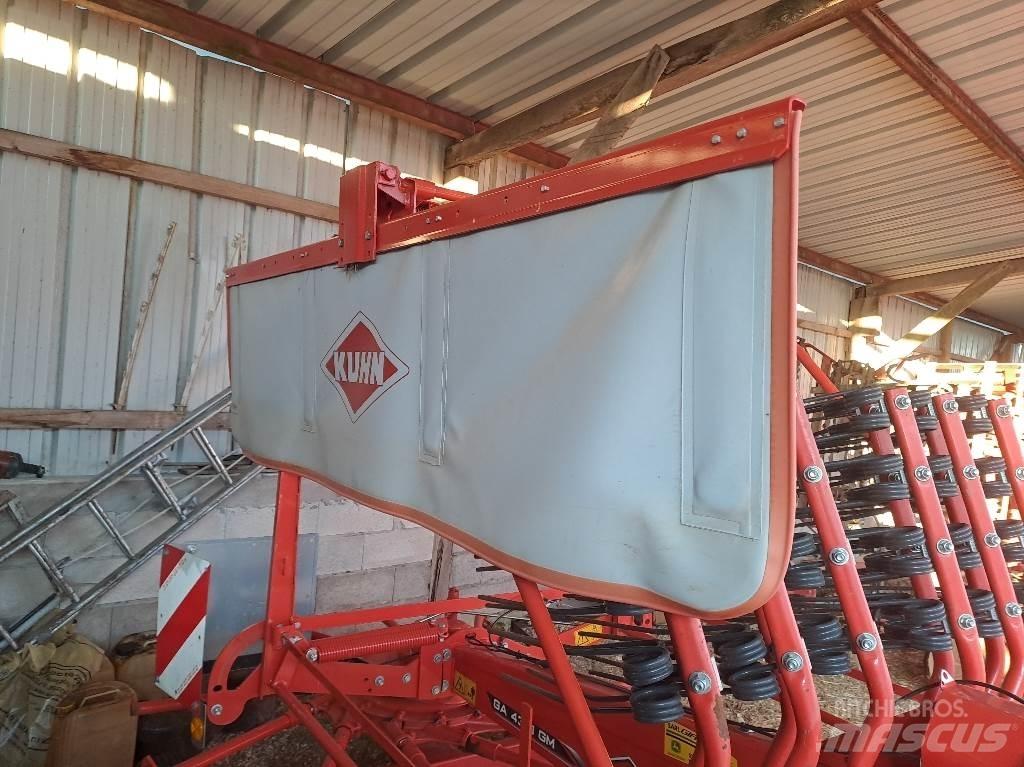 Kuhn GA4321 Swathers \ Windrowers