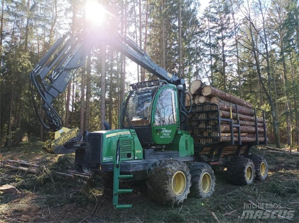 John Deere 810 E Forwarders