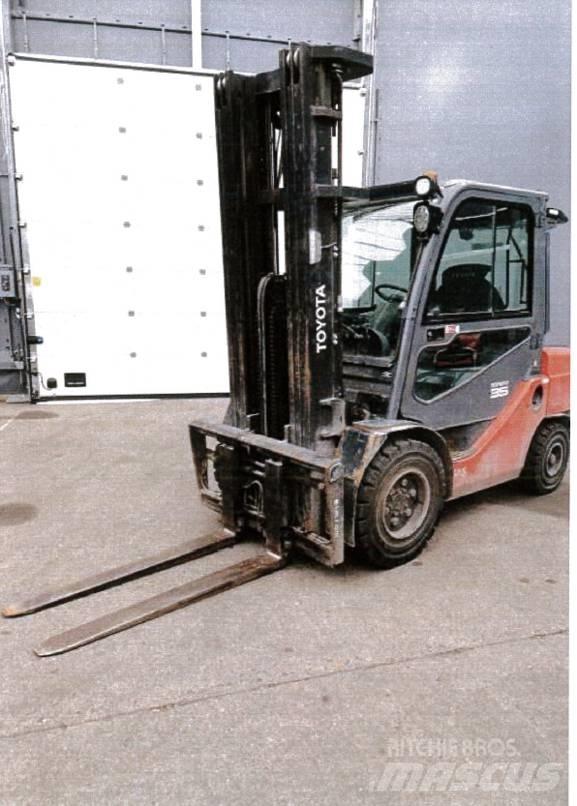 Toyota 8 FD JF 35 Diesel Forklifts