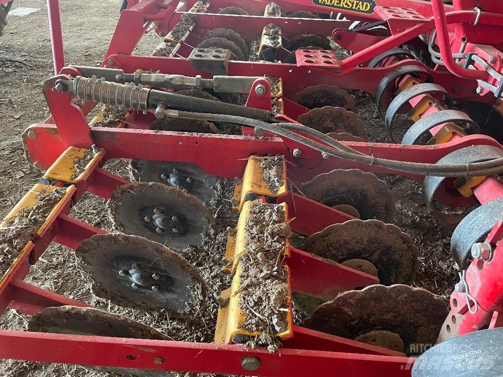 Väderstad Rapid400C Farm Drills