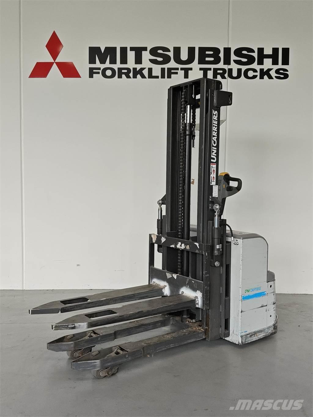 Atlet PSH160 Low lifter with platform