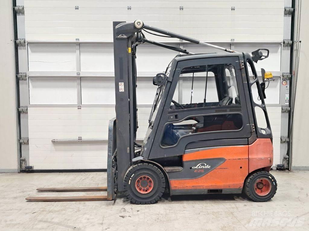 Linde E25-01 Electric Forklifts