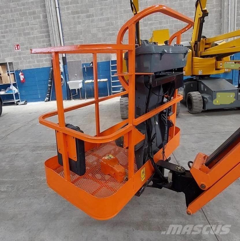 JLG E 450 AJ Articulated boom lifts