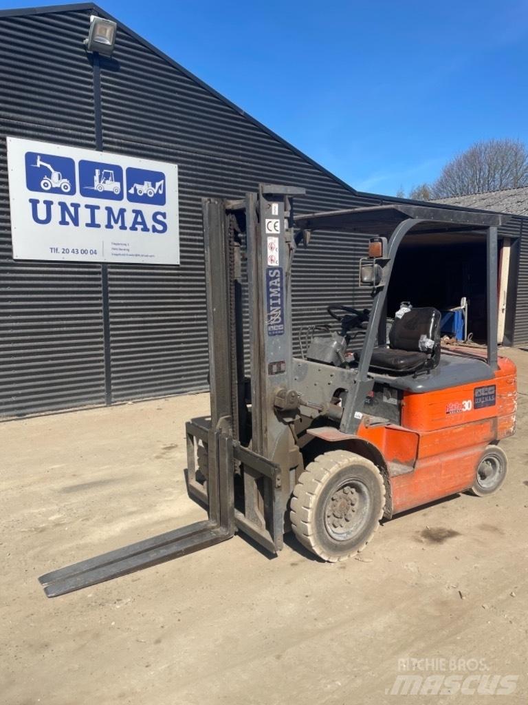 Heli CD30 Electric Forklifts