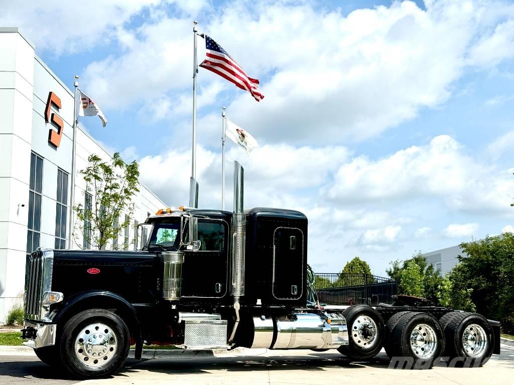 Peterbilt 389 Conventional Trucks / Tractor Trucks