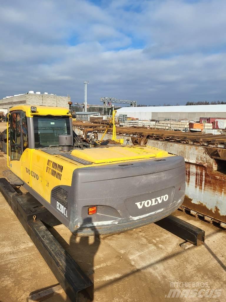 Volvo 210CLR Amphibious Excavators