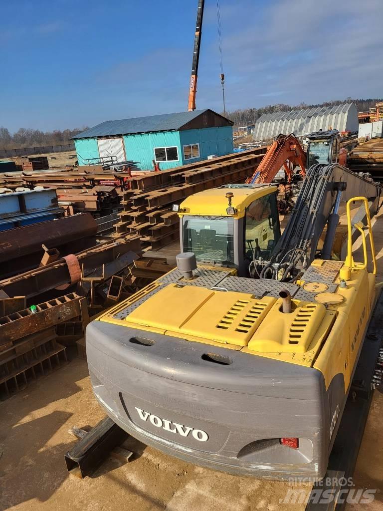 Volvo 210CLR Amphibious Excavators