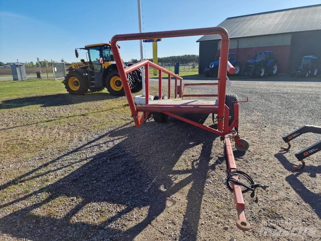 Ysta RV-3 Bale Trailers
