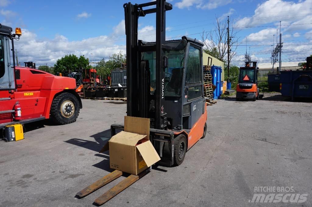 Toyota 8FBMT35 Electric Forklifts