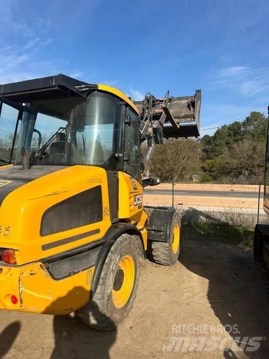 JCB 407 Wheel Loaders