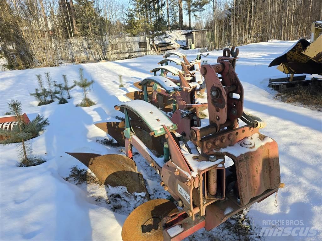 Kverneland AD85 Plows