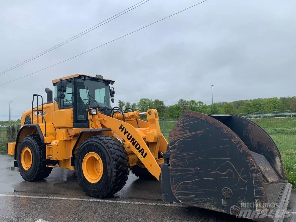 Hyundai HL 960 Wheel Loaders