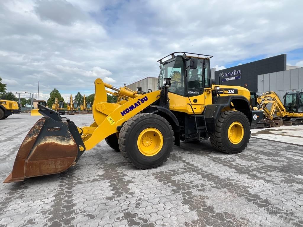 Komatsu WA320-7 Wheel Loaders