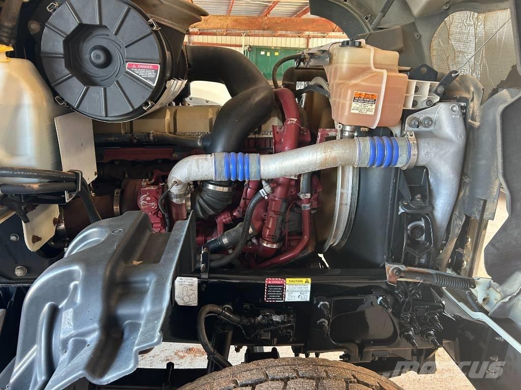 Mack Granite GU 713 Dump Trucks