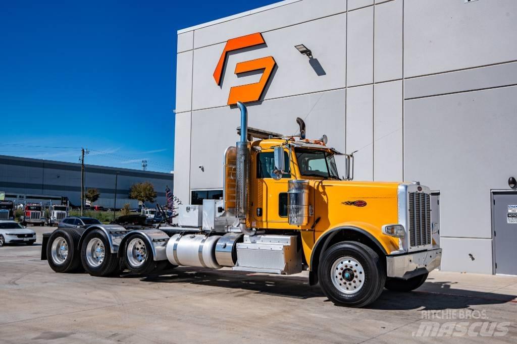 Peterbilt 388 Conventional Trucks / Tractor Trucks