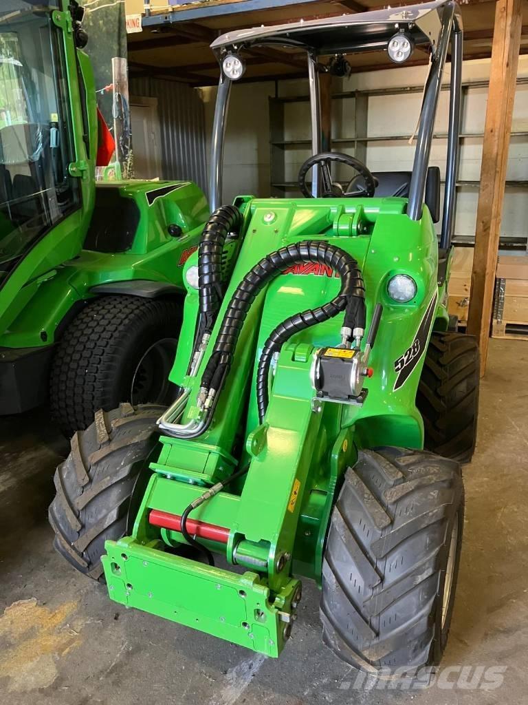Avant Avant 528 Skid Steer Loaders
