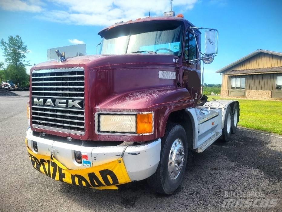 Mack CH 613 Conventional Trucks / Tractor Trucks