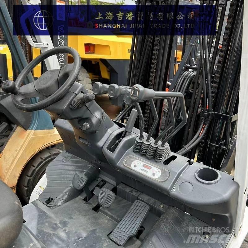 TCM 30 Diesel Forklifts